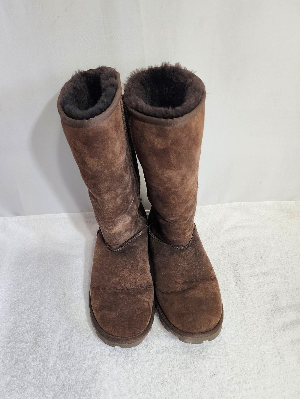 UGG Australia Classic Tall Boots Brown Sheepskin Womens Size 9